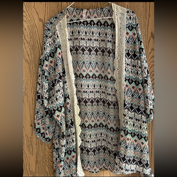 Xhilaration kimono/cover up in a size L/XL - Picture 2 of 4